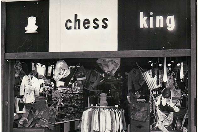 30 Once-Popular Stores That No Longer Exist